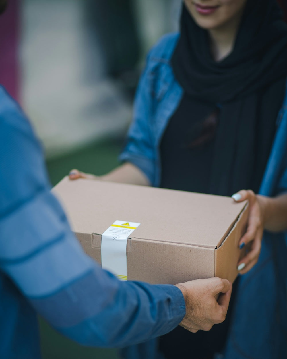 Emballages d'expédition e-commerce Joakim : pochettes matelassées, cartons, étiquettes